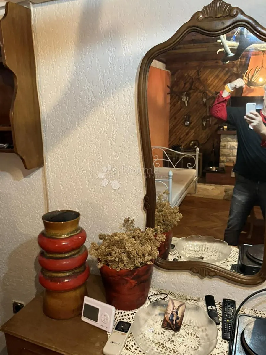 klana, 120 m² – prostrana etaža kuće s velikom okućnicom i 2 garaže - slika 8
