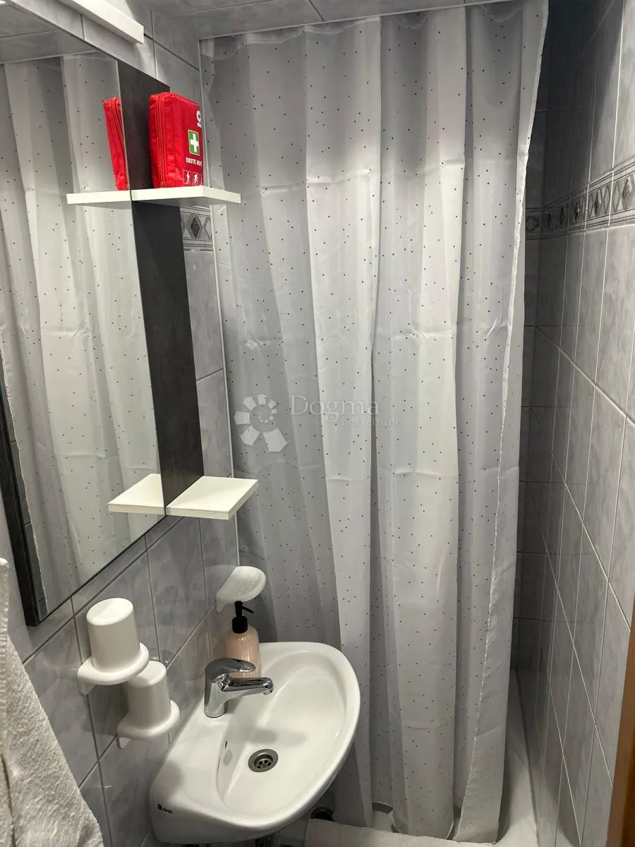vodice – kuća s 6 apartmana blizu mora - slika 33