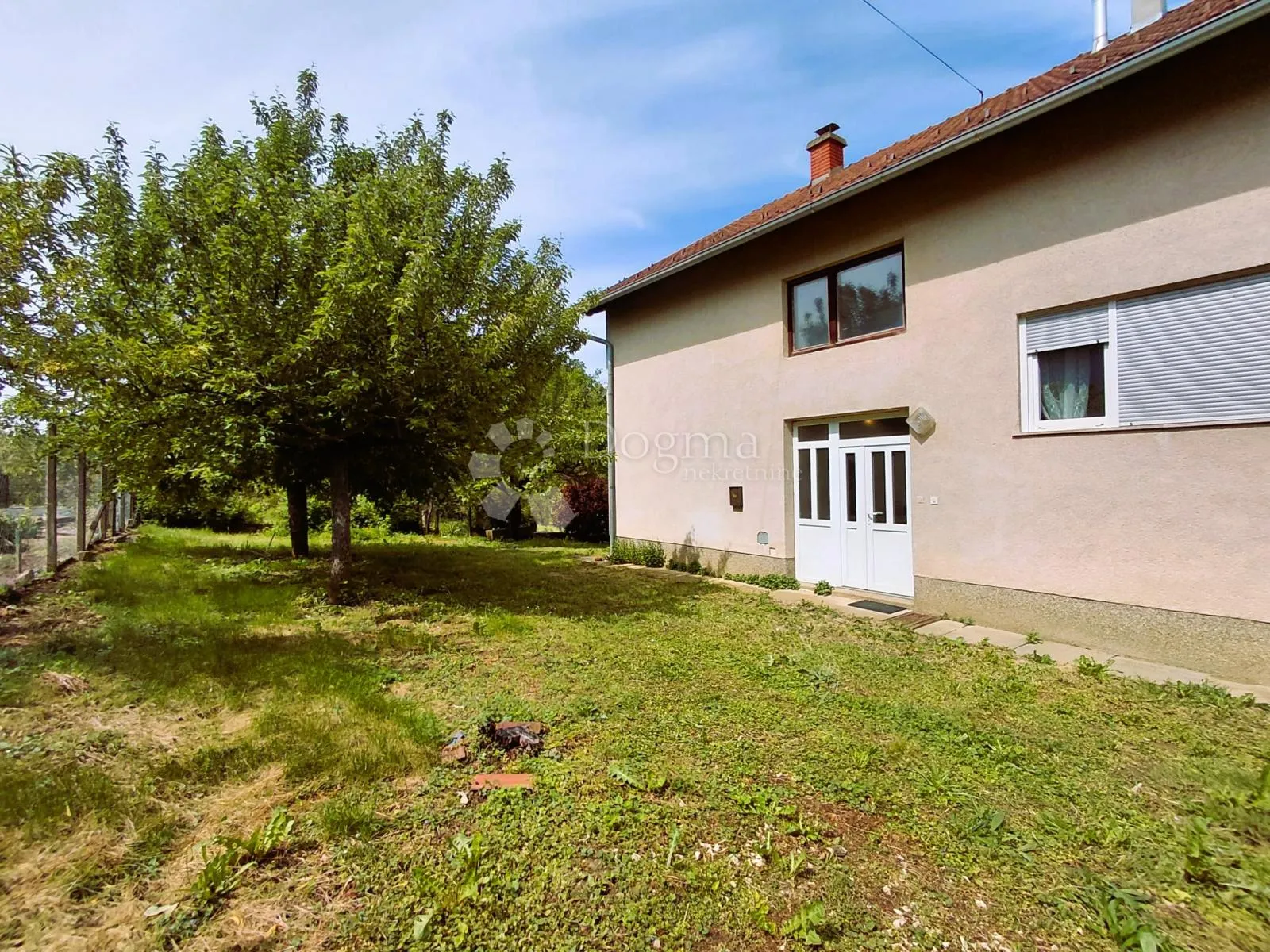Kuća 360m2 s građevinskim zemljištem Donje Ladanje - Donje Ladanje, Maruševec