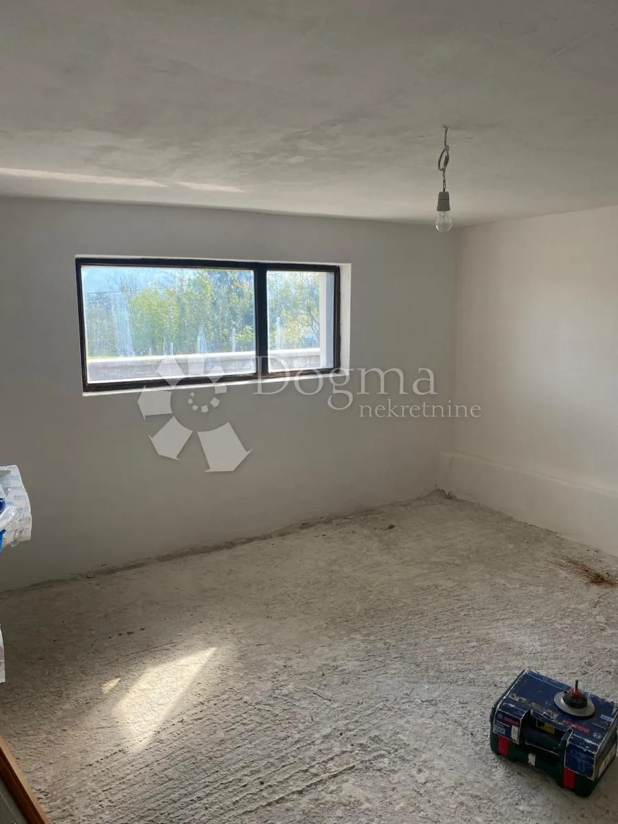 renovirana kuća s panoramskim pogledom na ivančicu - slika 15