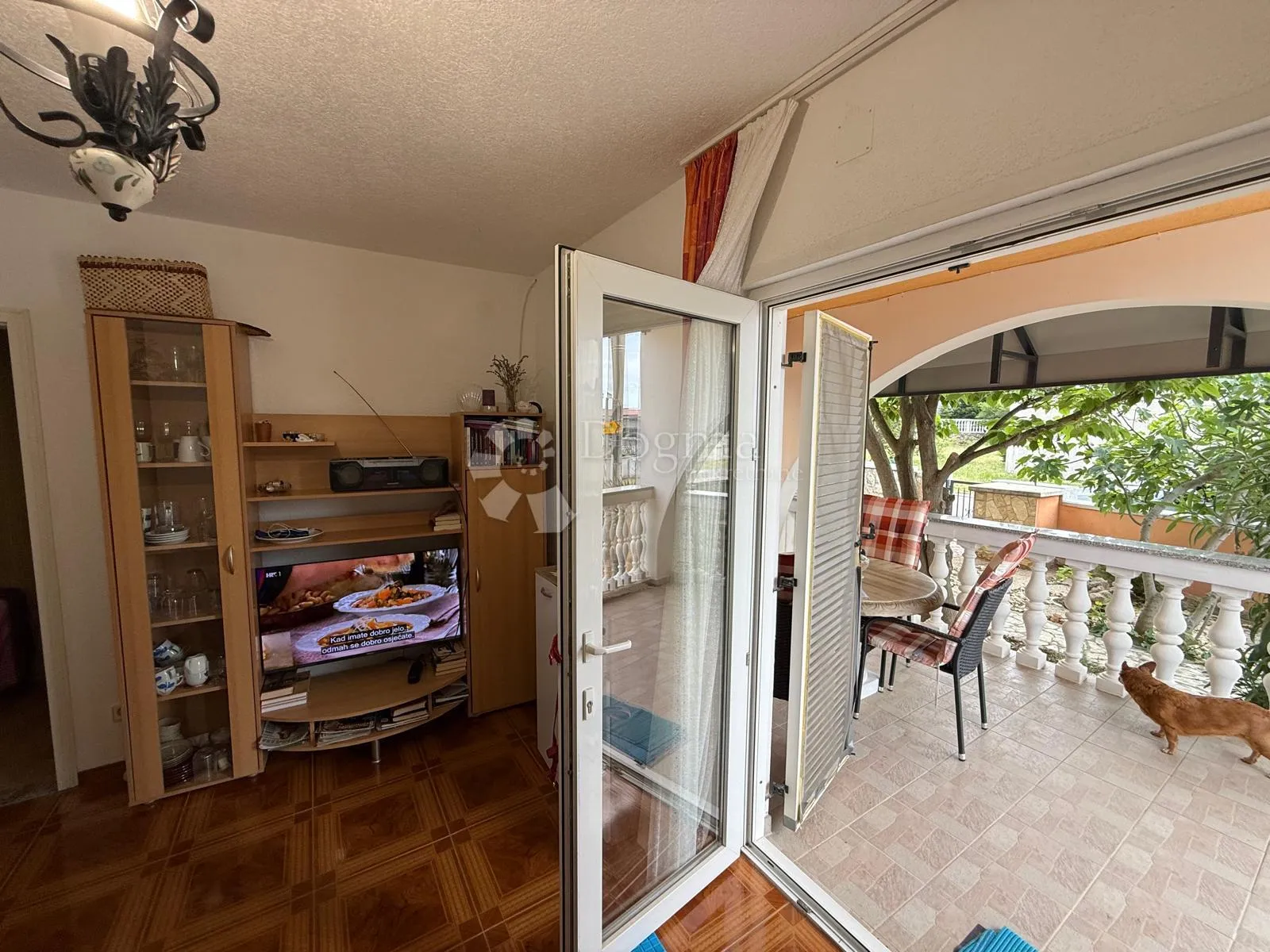apartman s terasom vrtom parking namješten prilika !!! - slika 8
