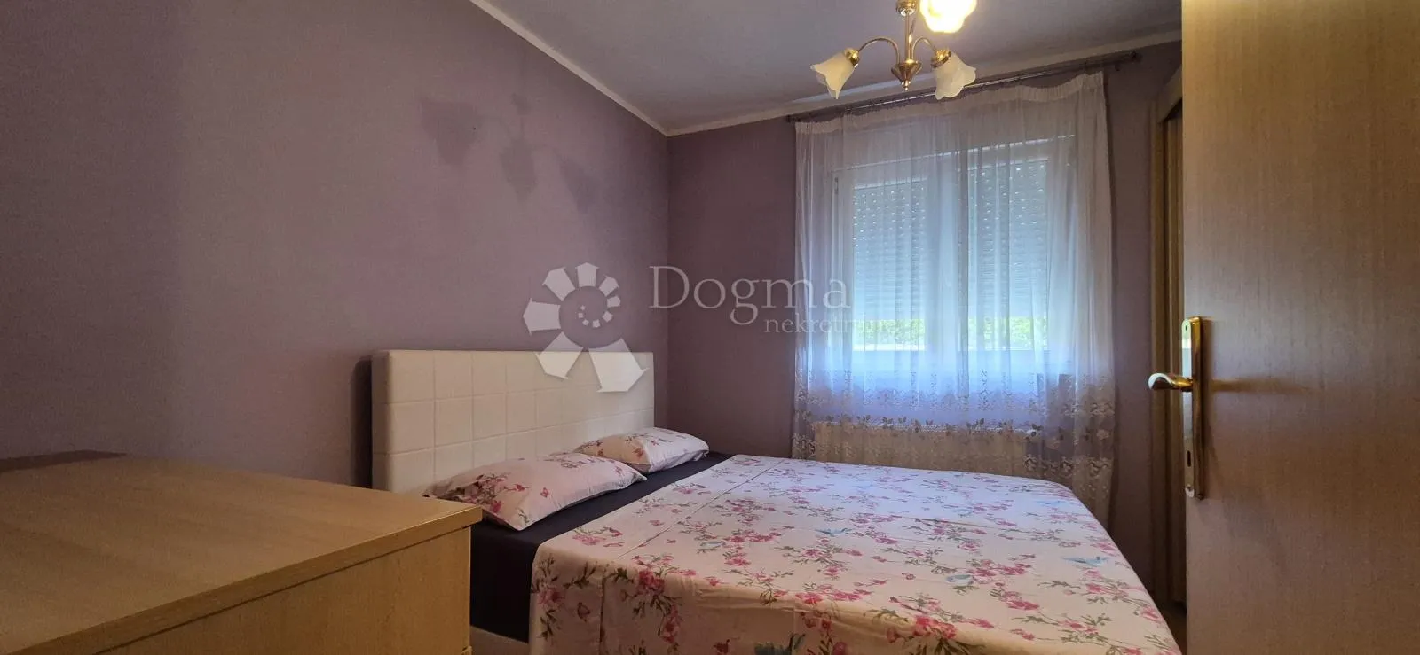 kuća sa 2 stana i bazenom - slika 111