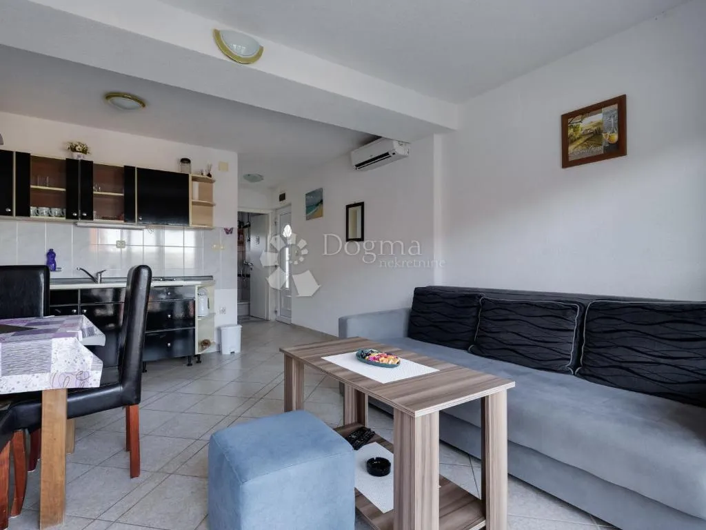 rogoznica – apartmanska kuća s 7 jedinica i velikim investicijskim potencijalom - slika 5