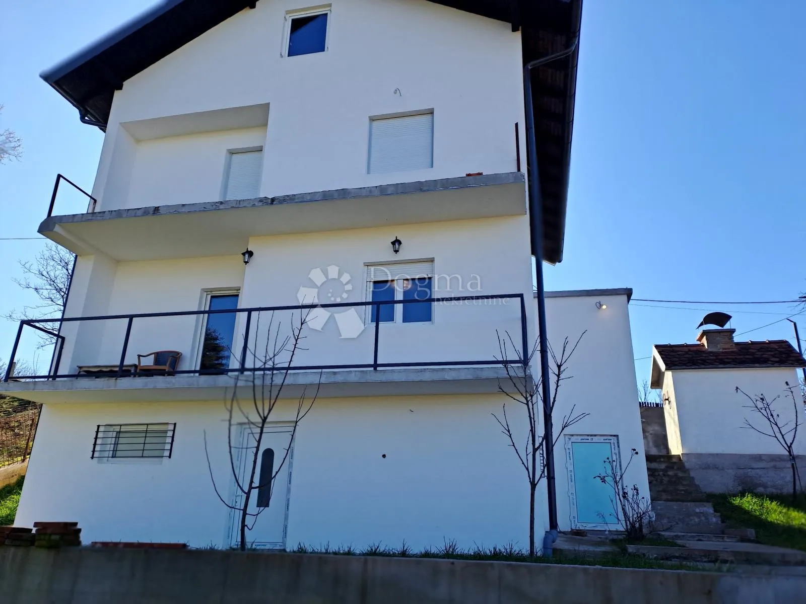 novo uređena kuća s krasnim pogledom - slika 1