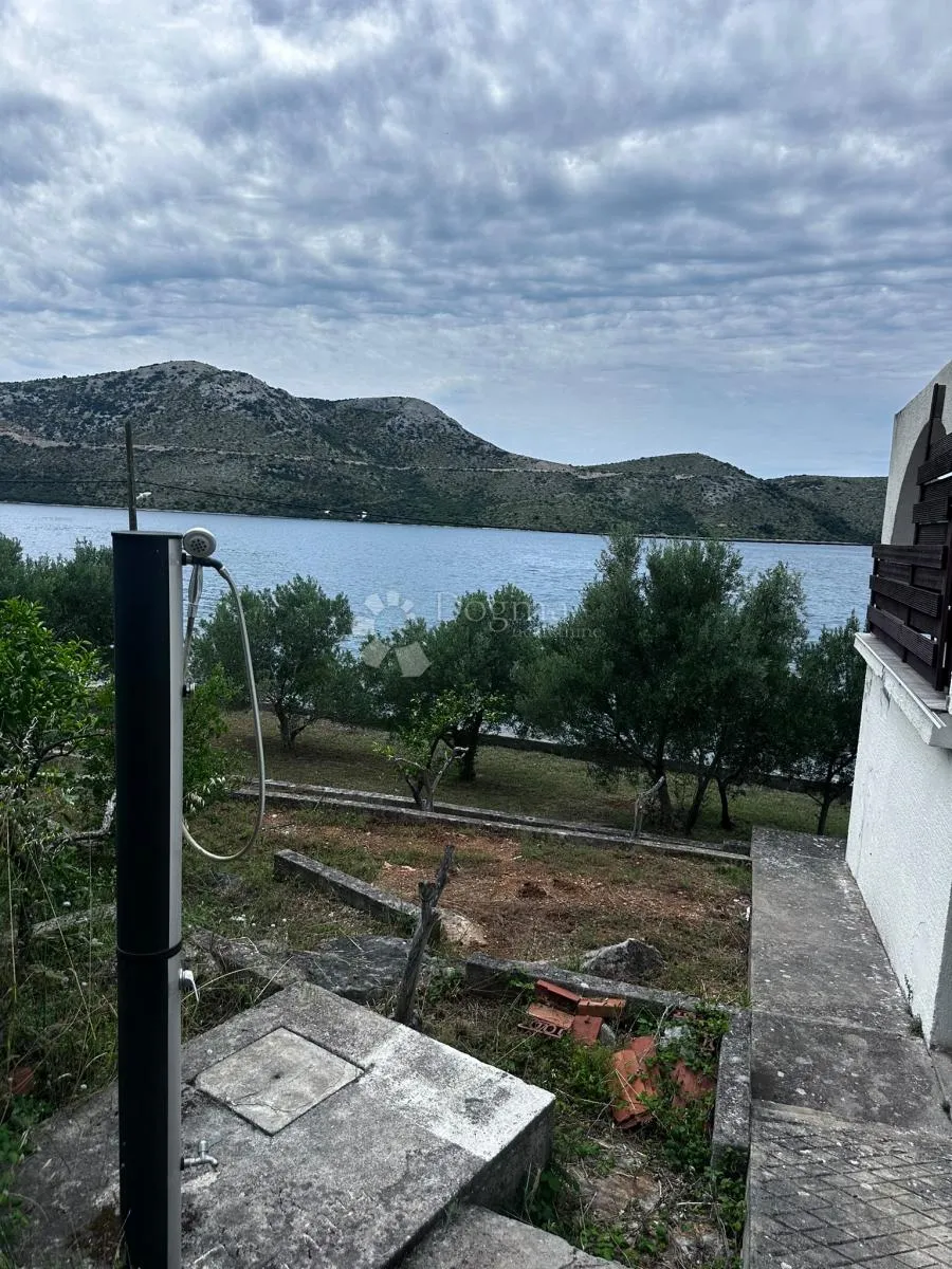 kuća 1. red morska oaza otoka vela rava - slika 27