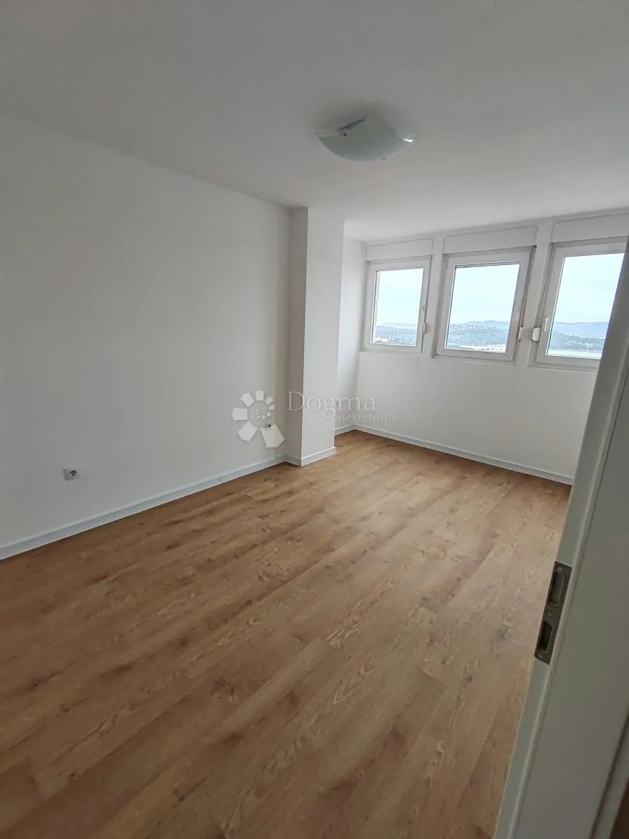 potpuno renoviran stan 62 m2 u šibeniku - baldekin - slika 13