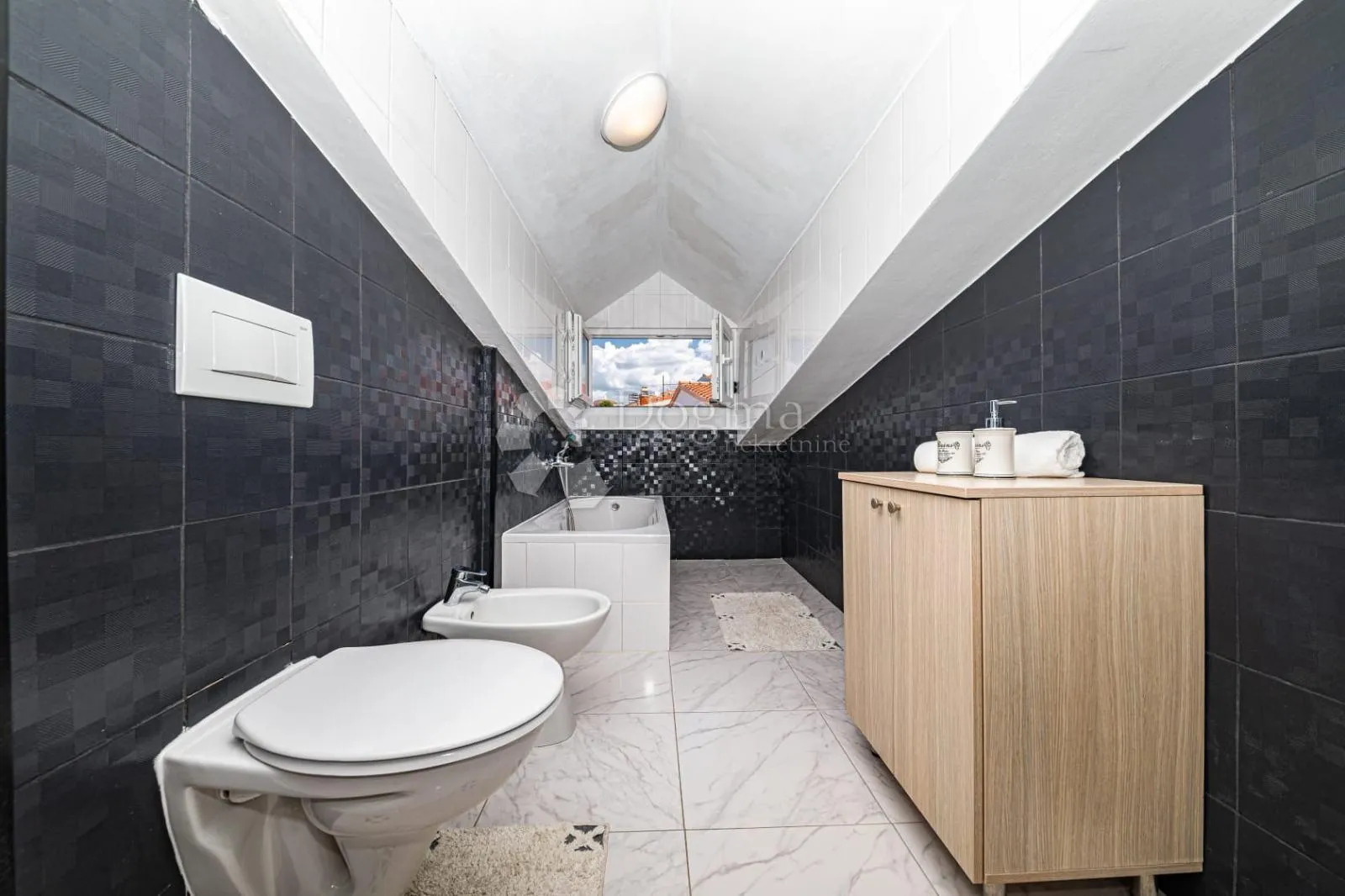 dvoetažni penthouse, žnjan. - slika 10
