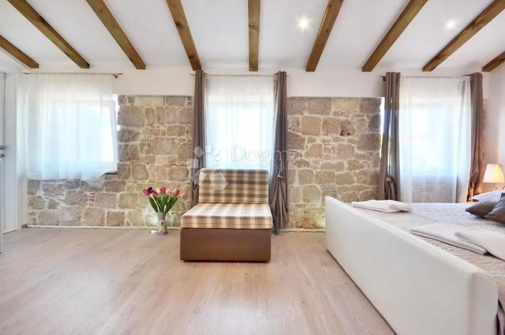 atraktivan stan s dva apartmana iza hnk-a - slika 42