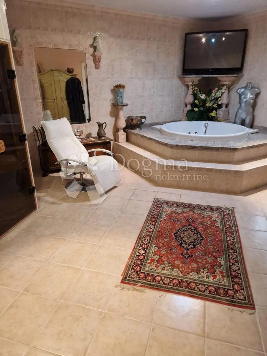 atraktivna villa sa pogledom na more - slika 27