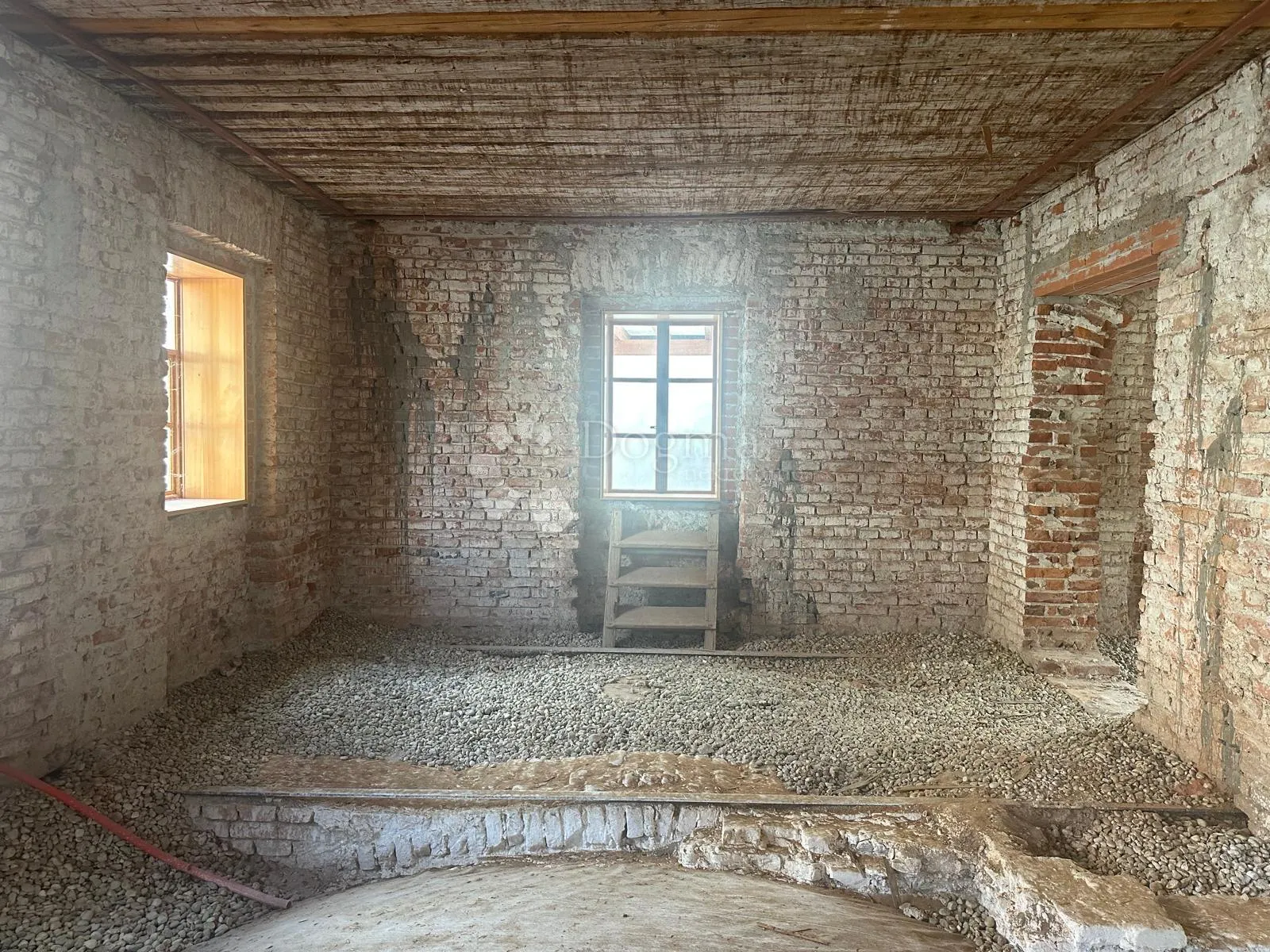 rijetkost u centru varaždina – povijesna vila s velikim potencijalom - slika 16