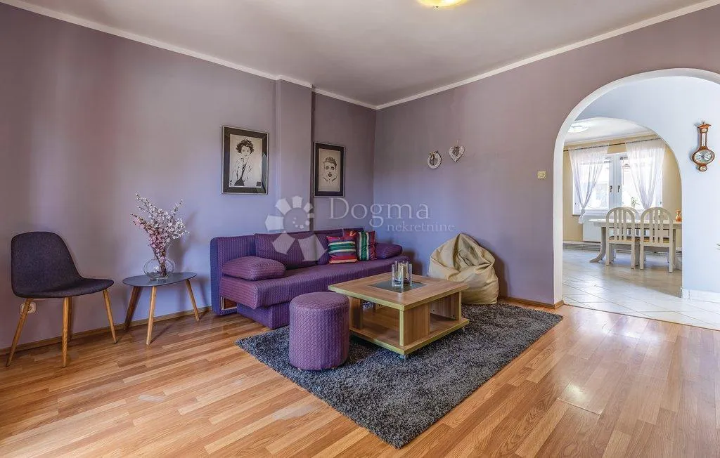prilika - 2 kuće sa bazenom na odličnoj lokaciji - slika 4