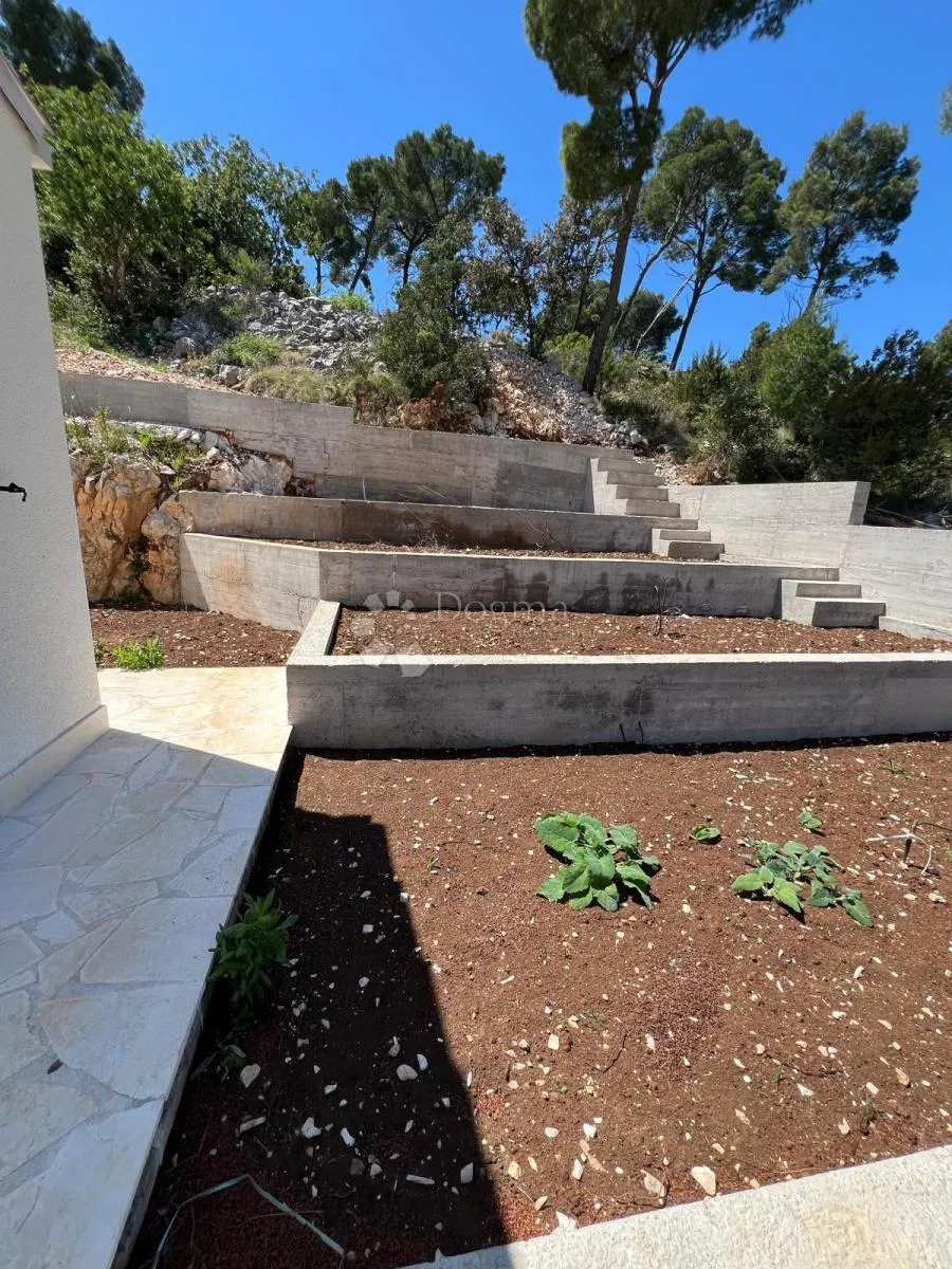 drugačija vila s bazenom, brač, bobovišća - slika 26