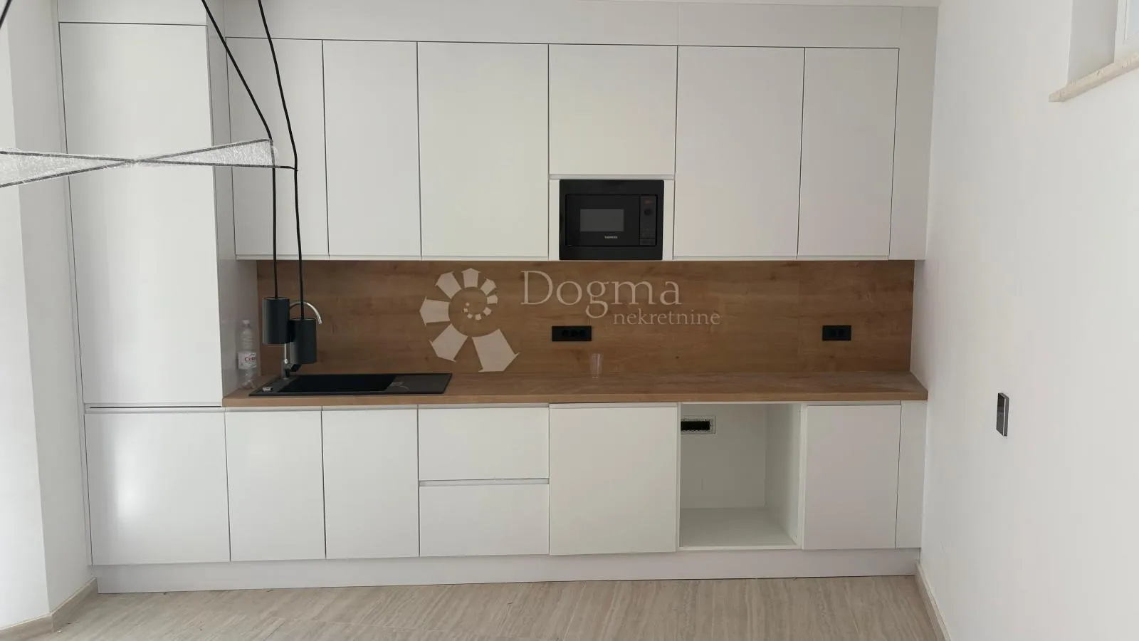 pag, luksuzna vila s bazenom-80m od mora - slika 18