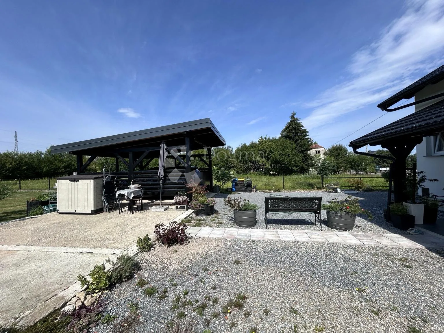 križ, obnovljena kuća bez ulaganja, 2 spavaće sobe, 1.199 m² okućnice - slika 3