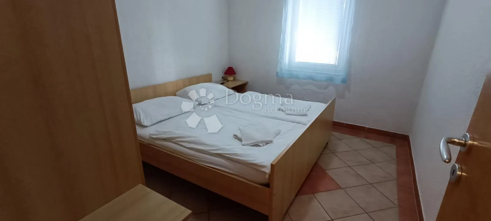omišalj, kuća sa 9 apartmana - slika 19