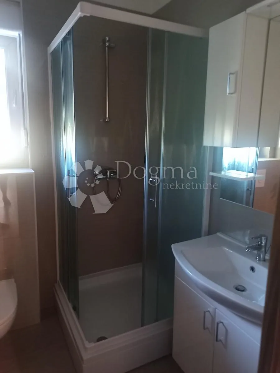 vodice - stan u prizemlju 126 m2 - slika 7