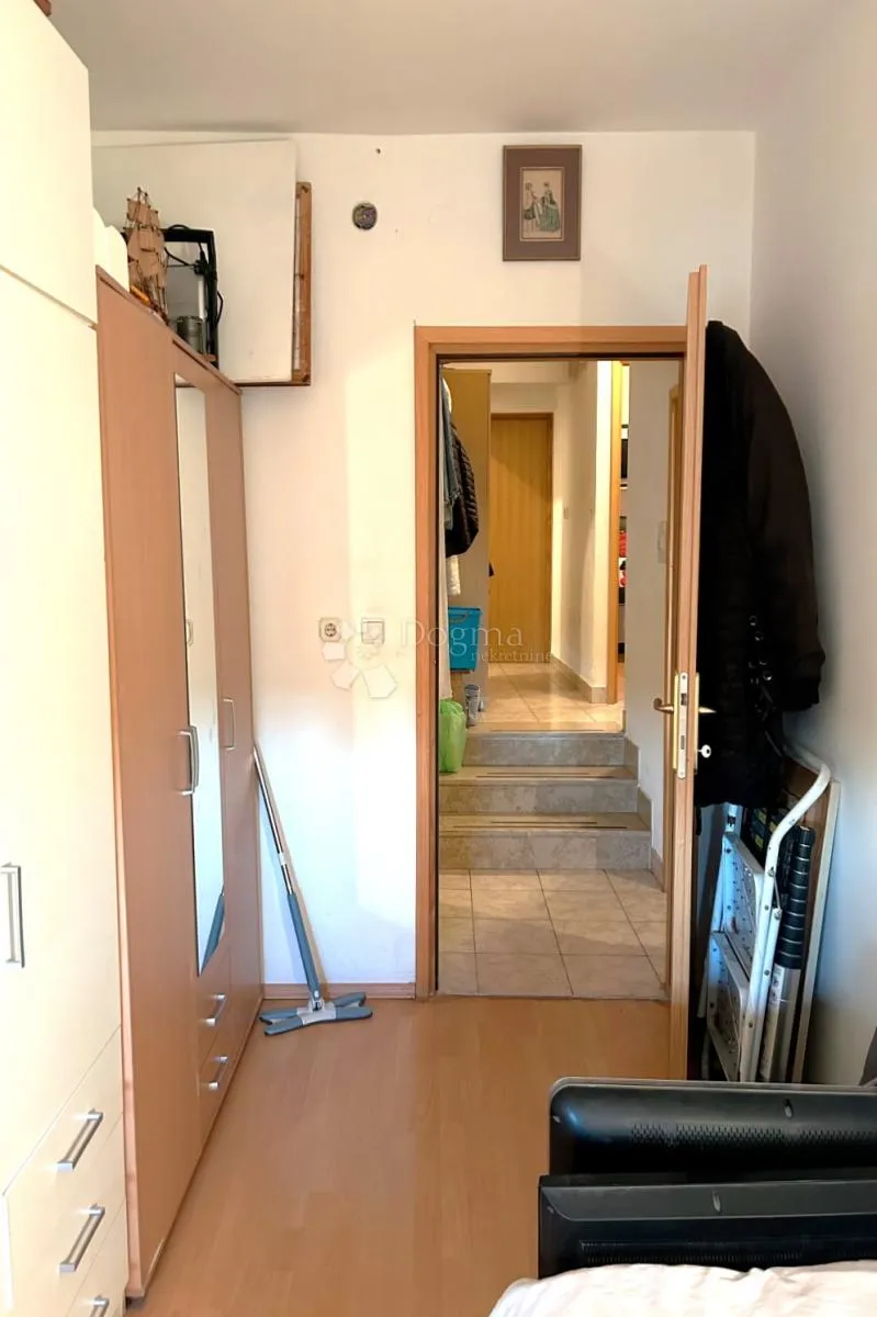 rovinj – kvalitetan stan s terasom i dvorištem - slika 17