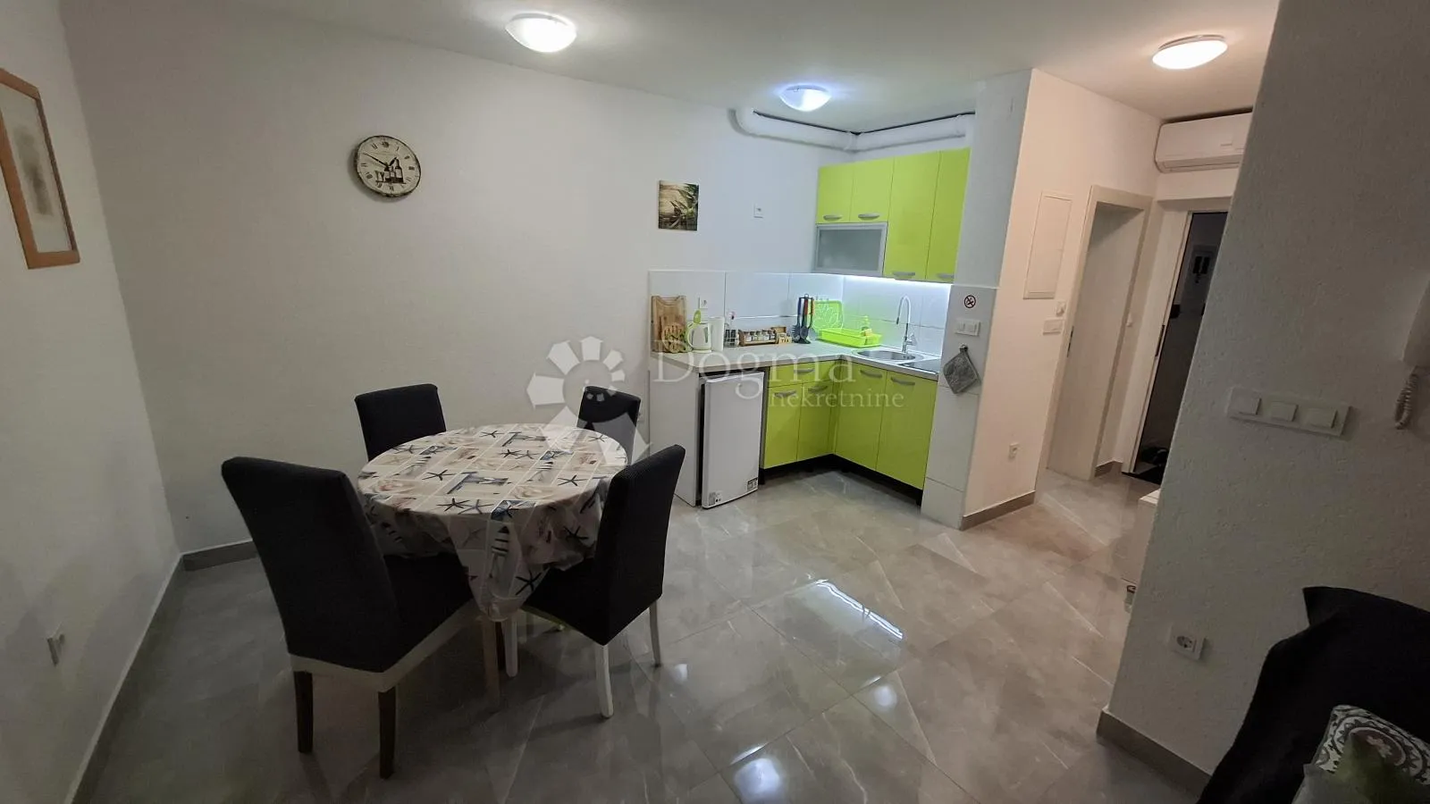 malinska apartman sa velikom okućnicom - slika 5