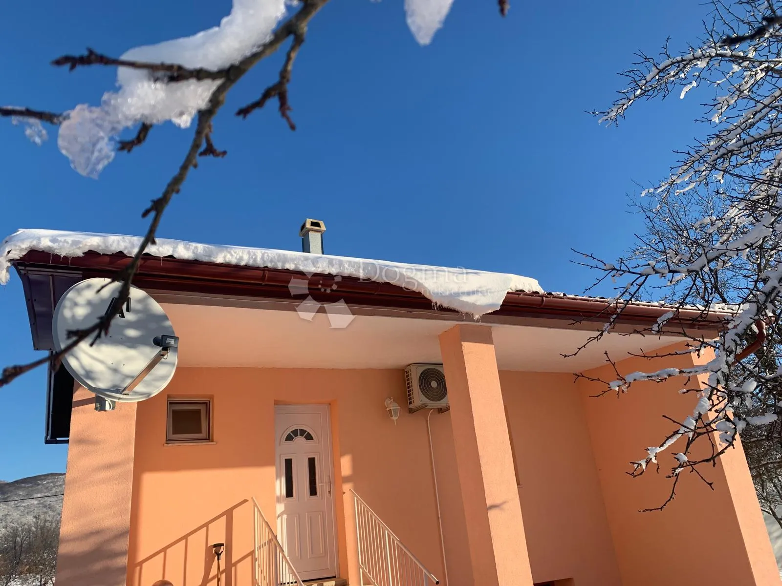 kuća lovinac - lika - slika 6