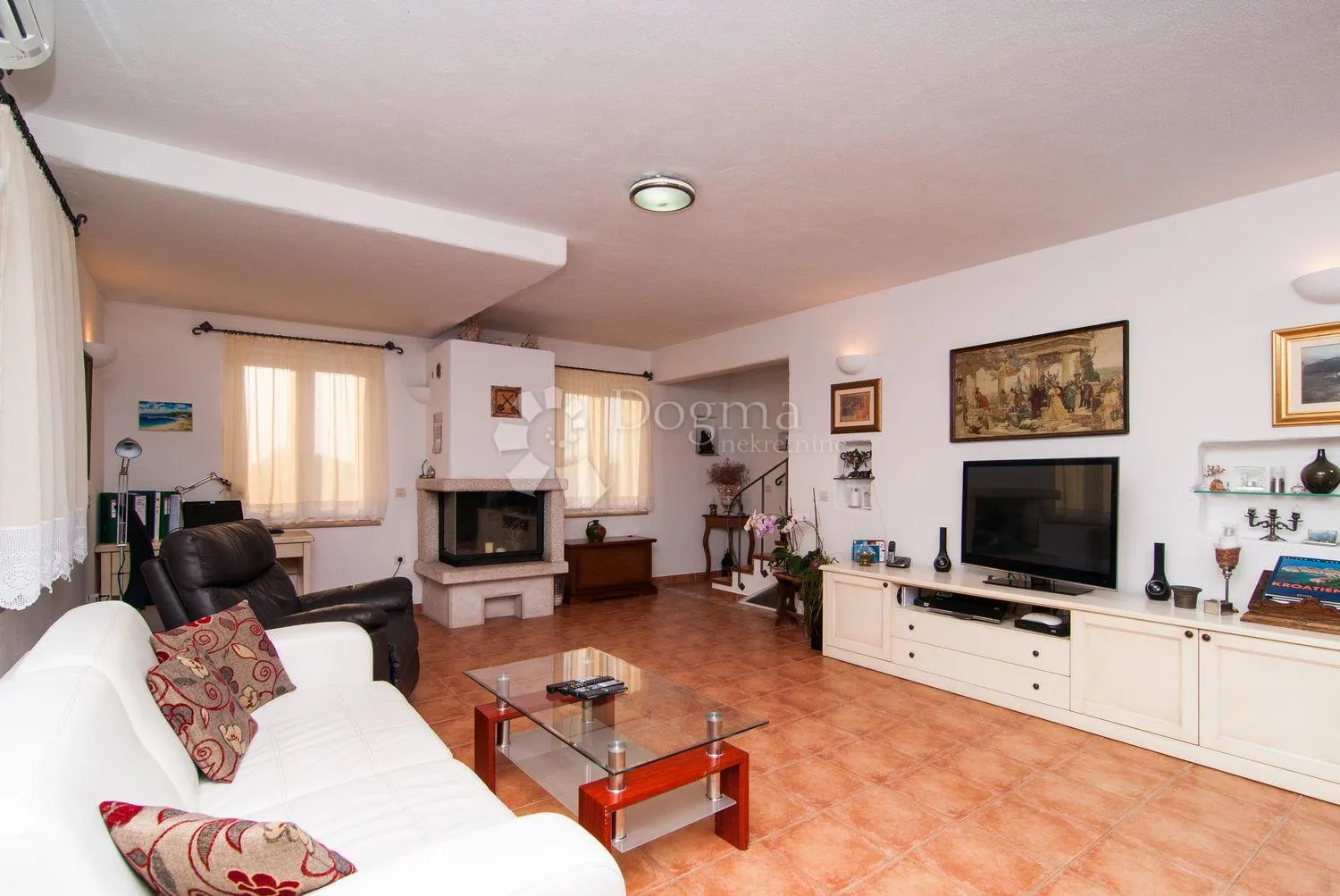 otok brač – mediteranska vila s bazenom i saunom u malom mjestu 900 m do mora - slika 15