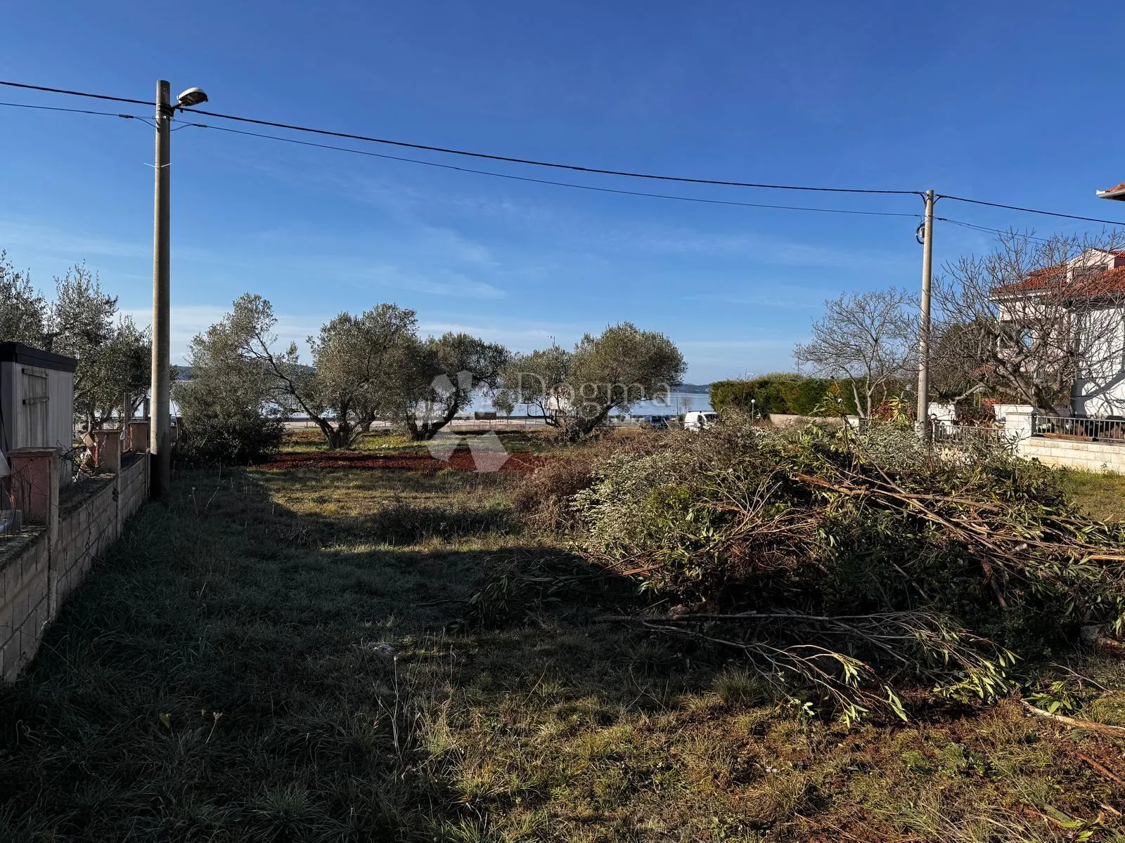 građ. zemljište sukošan(tustica) - 2152 m2, 1.red more - slika 3