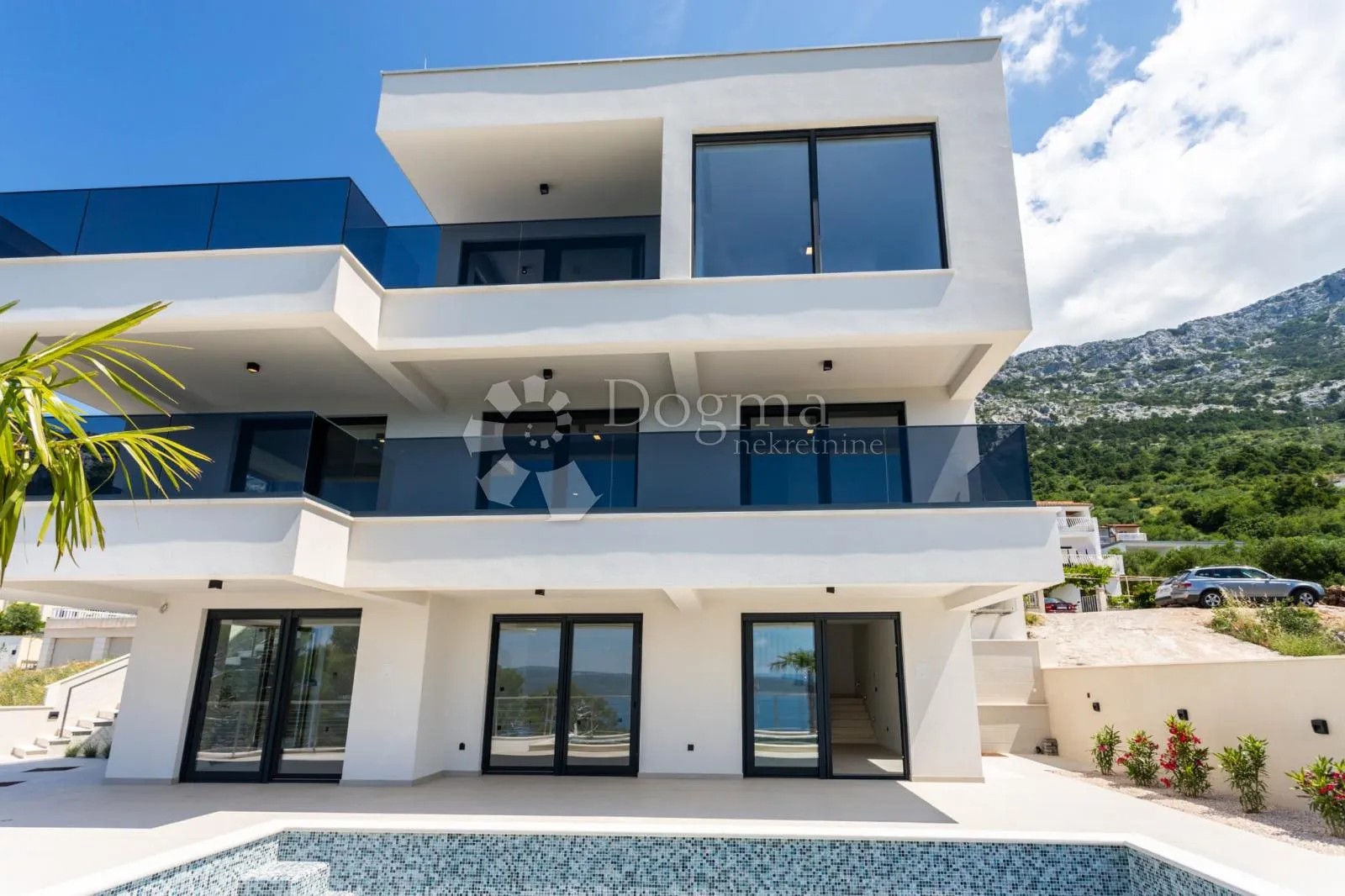 moderna vila sa bazenom, brela - slika 8