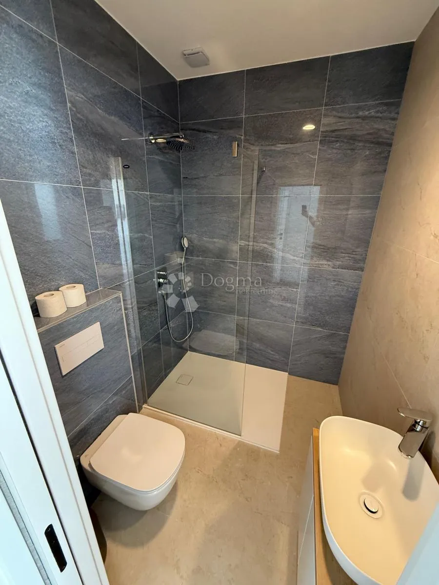 pag, luksuzna vila s bazenom-80m od mora - slika 31