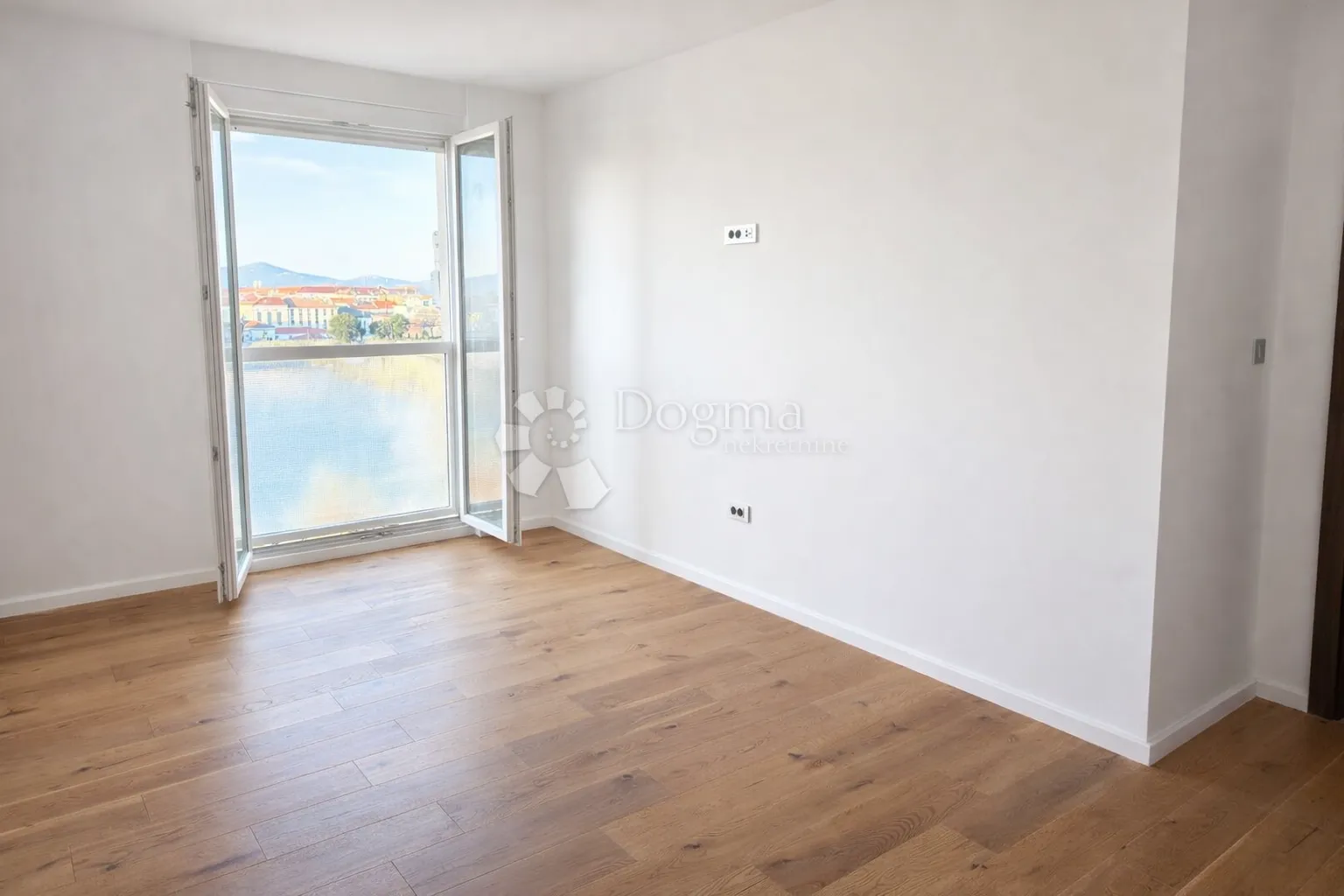 top prilika! zadar (branimirova obala) - renovirani stan s liftom 60m2 - slika 5