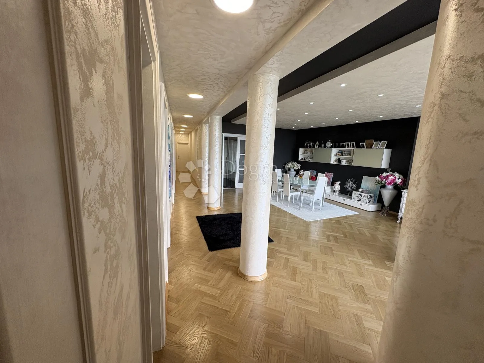 vrhovec 192 m² – panoramski pogled na zagreb, terase, garaža - slika 13