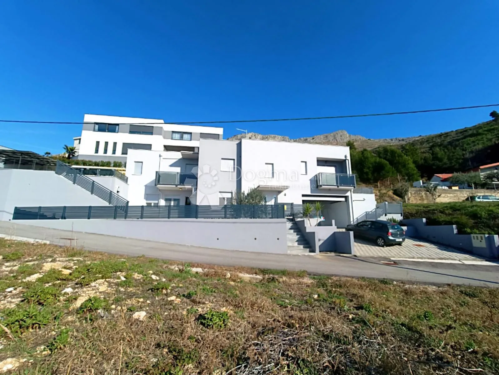 novoizgrađena kuća, gornja podstrana - slika 27