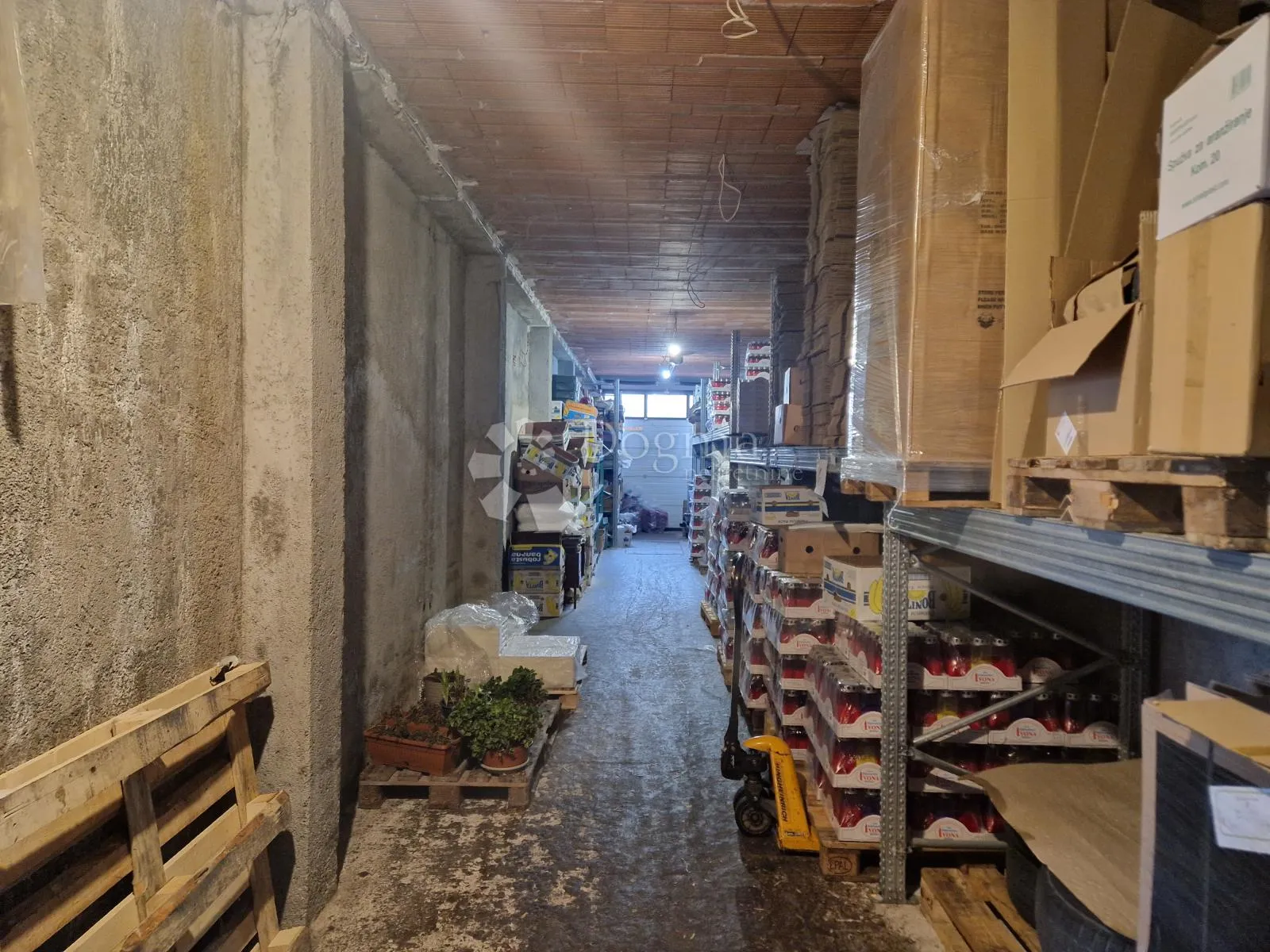 poslovni prostor: 300 m2 - slika 6