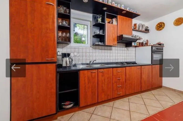 karlobag cesarica kuća prvi red do mora - slika 13