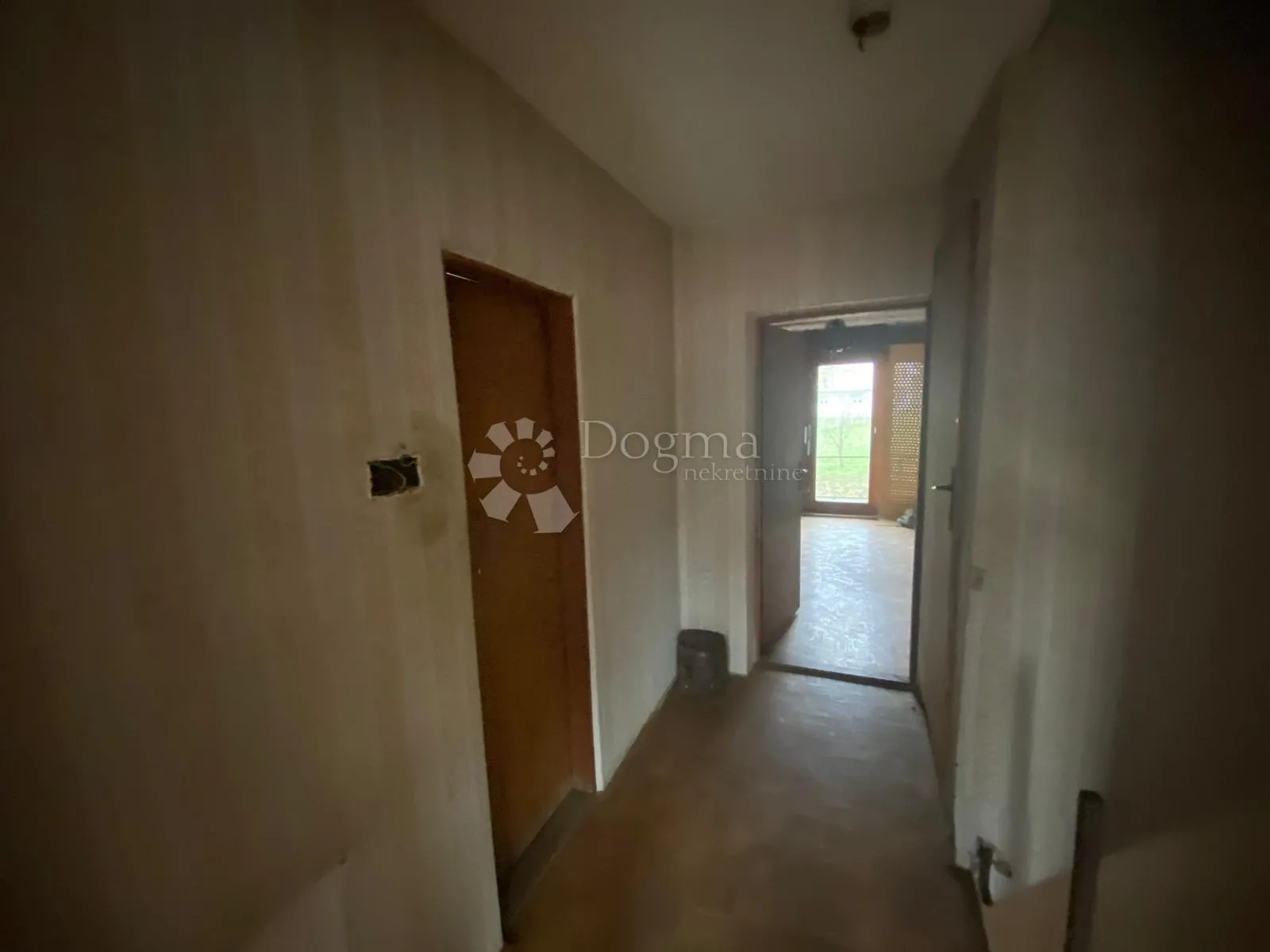 dvojna kuća za adaptaciju - slika 7