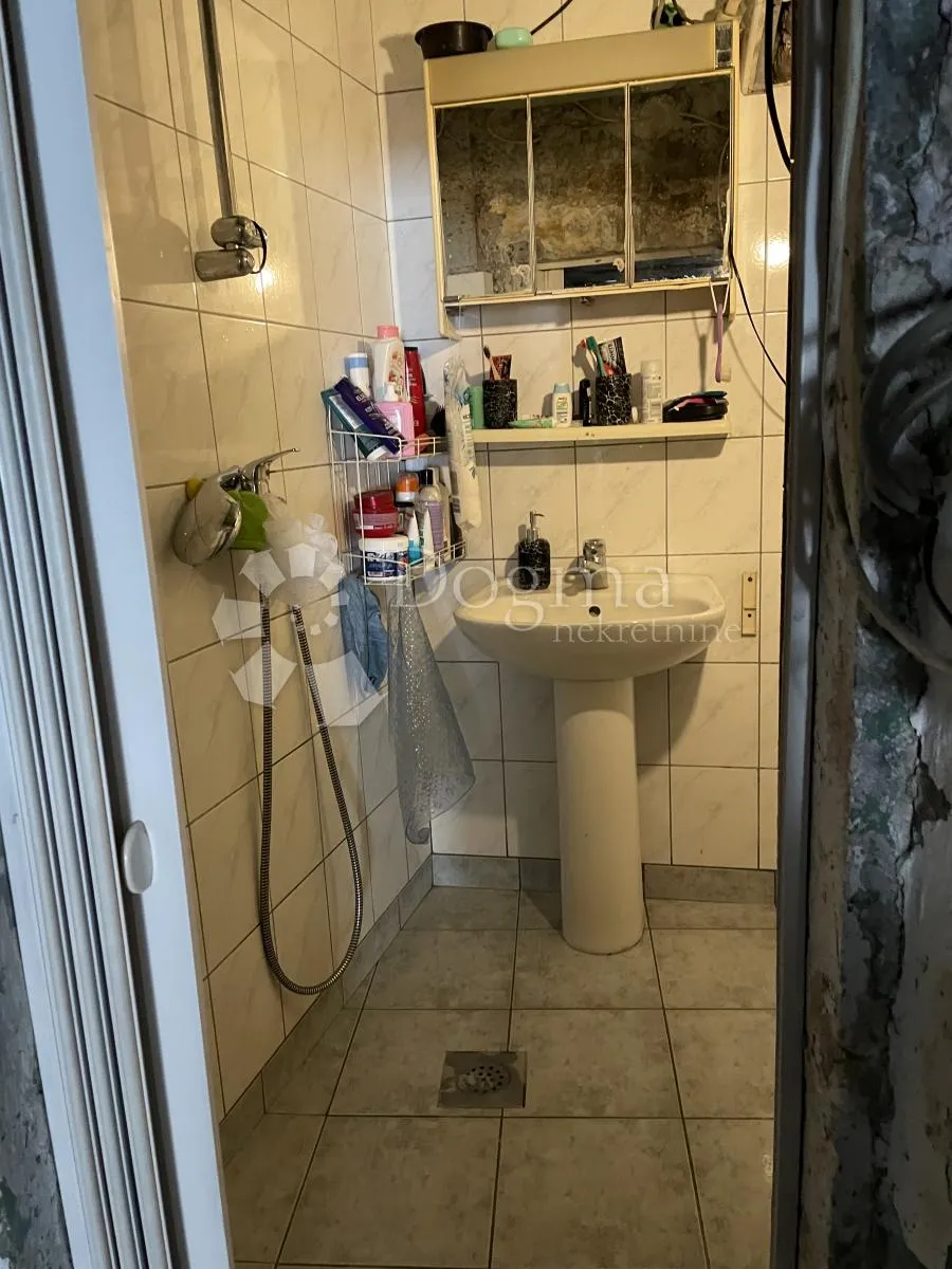 kuća prvi red do mora, bakar - slika 14