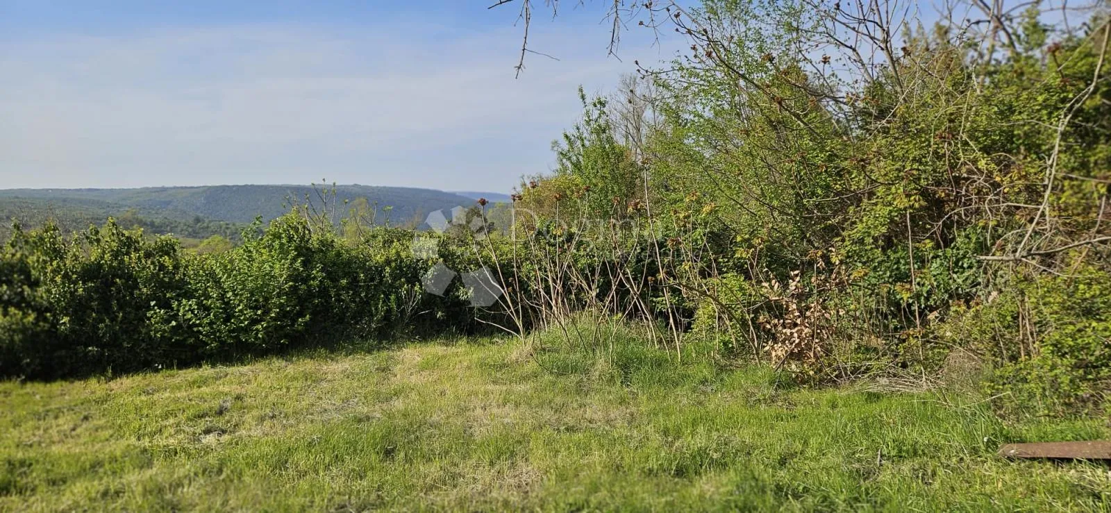 kamena kuća za uređenje po želji - slika 4