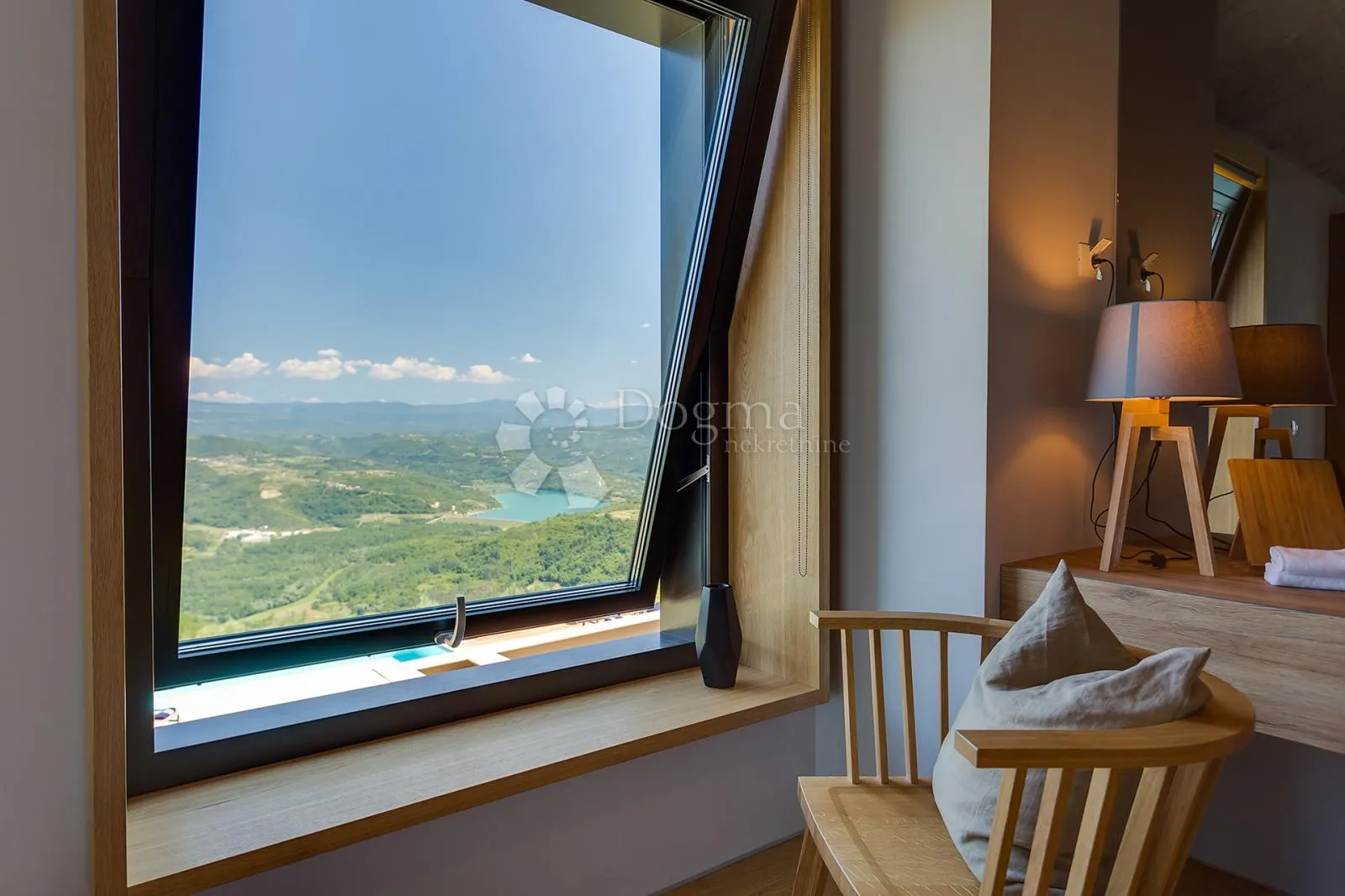 dizajnerska vila s panoramskim pogledom - slika 32