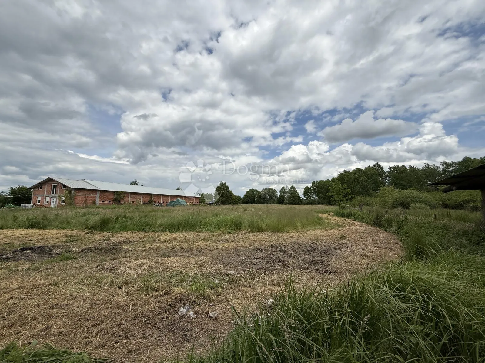 poljoprivredno zemljište 12.063 m² s gospodarskom zgradom 600 m² - slika 9