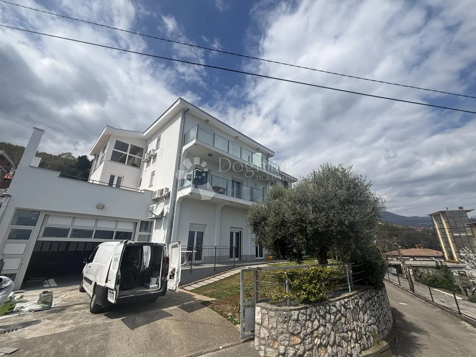 lovran, centar, kuća s apartmanima, 690m2 - slika 7