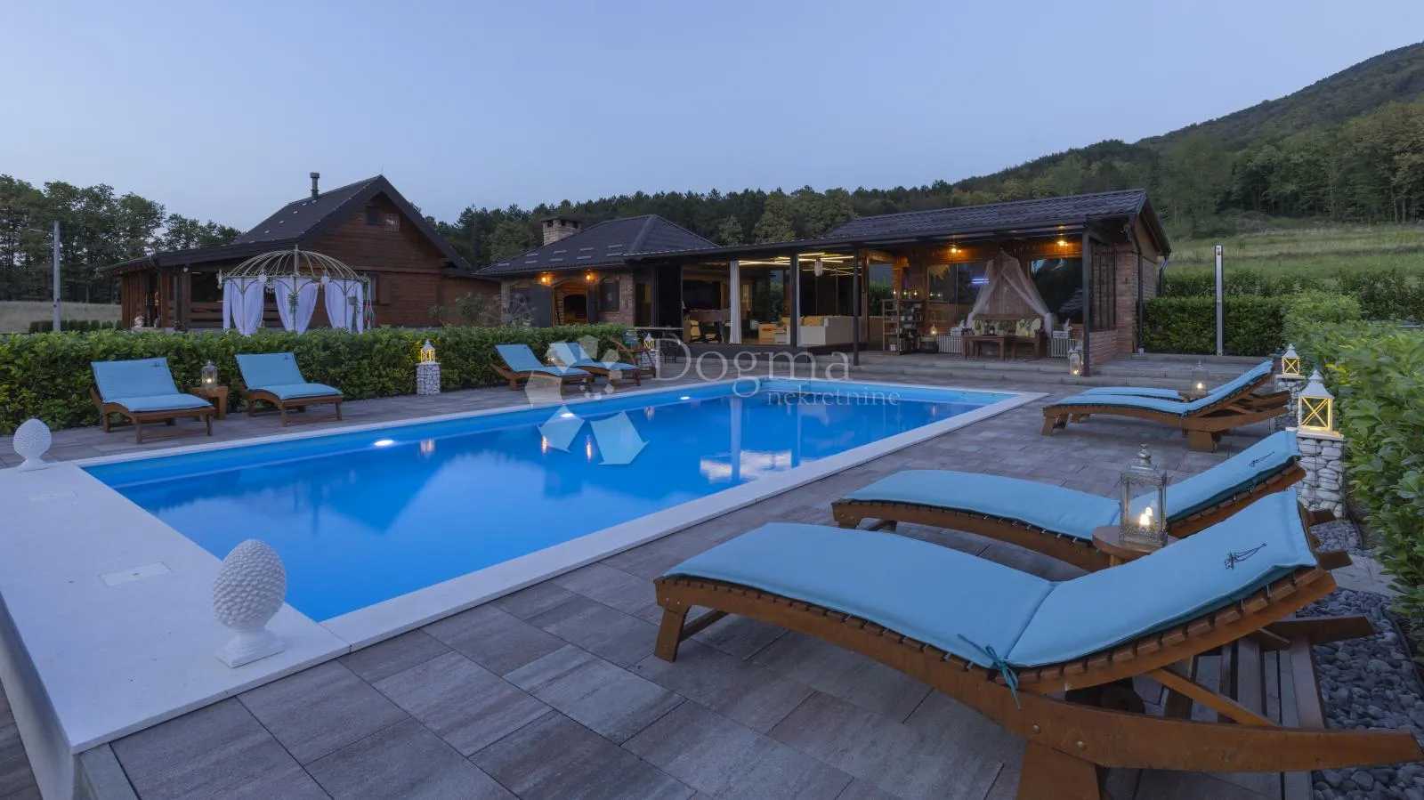 ekskluzivno imanje s kućom, tri bungalova, saunom i bazenom - slika 3