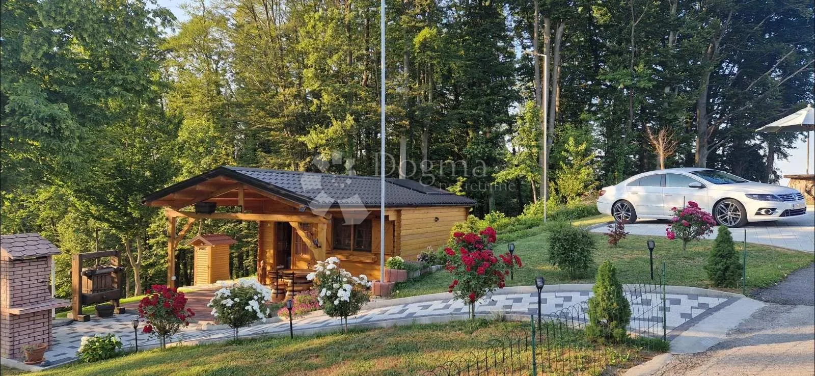šarmantna kućica u prirodi - slika 2