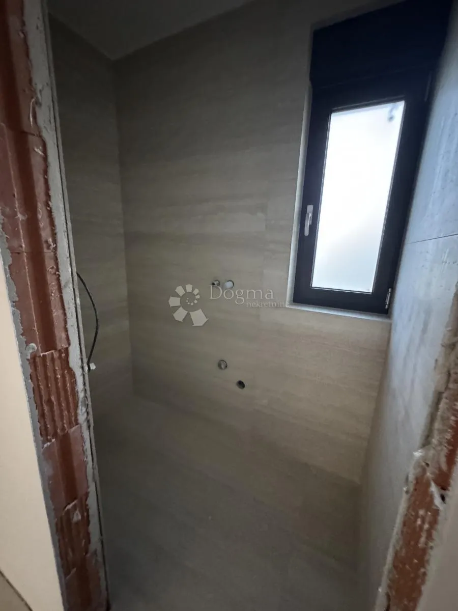 diklo – luksuzni dvoetažni stan s bazenom - 70m od mora - slika 14