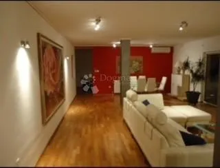atraktivan stan u villi sa predivnim panoramskim pogledom na more - slika 16