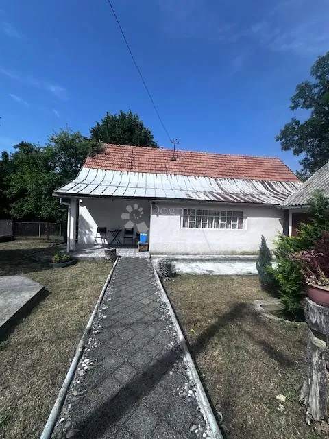 kuća sa 2 pomoćna objekta perušić konjsko brdo - slika 6