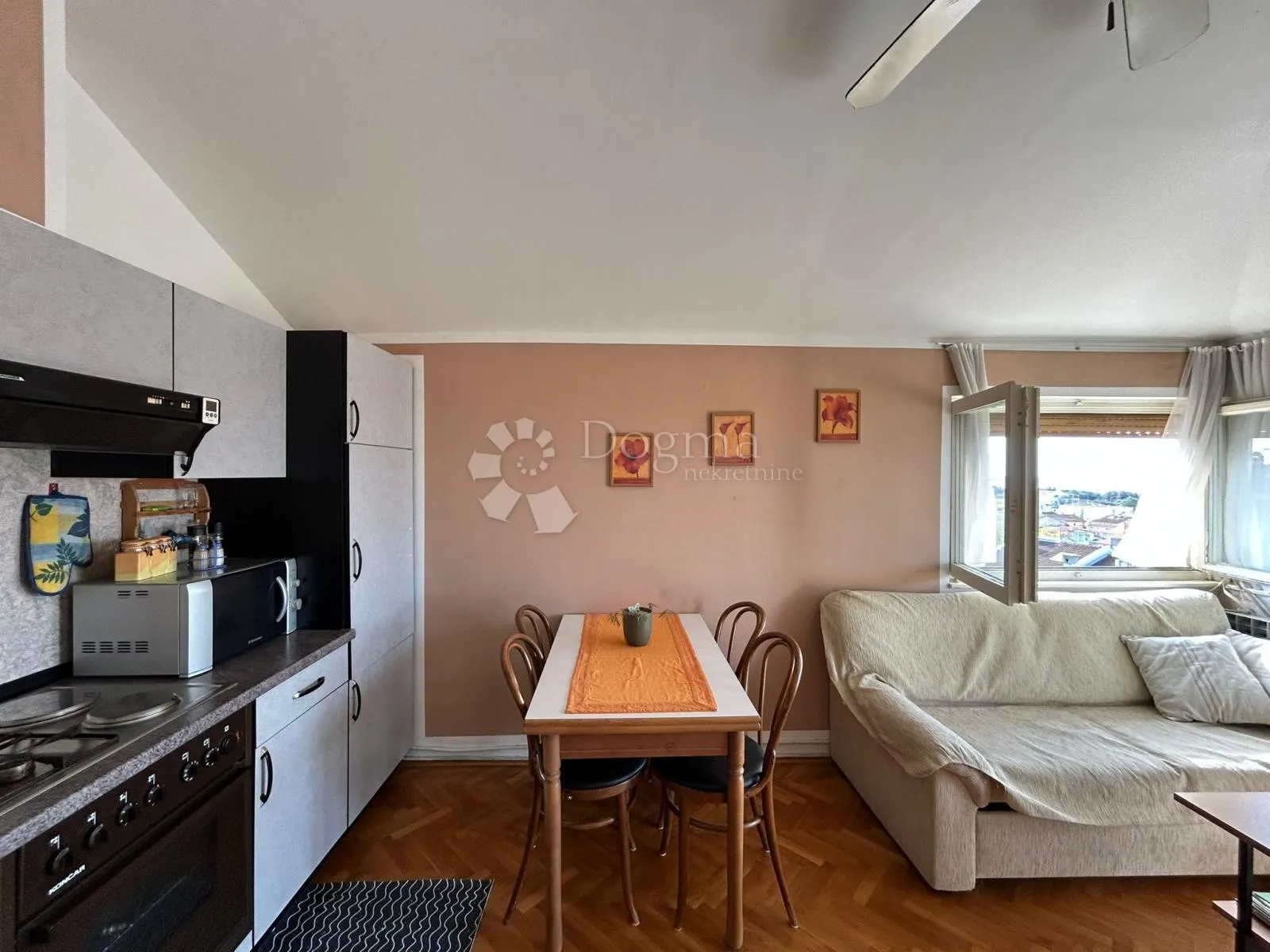 stan 47m2, top lokacija - pogled na more i rovinj - slika 4
