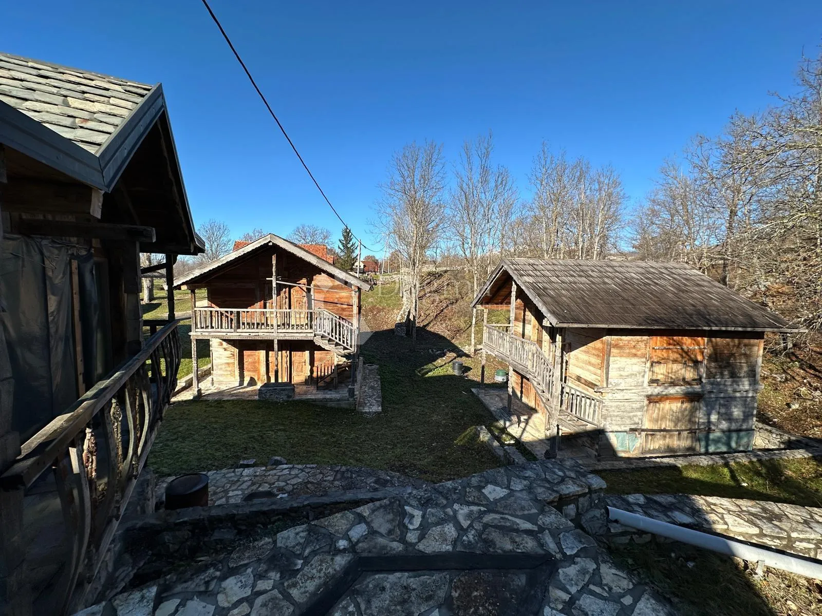 difuzni hotel autohtone kamene kuće 10+1 - slika 44