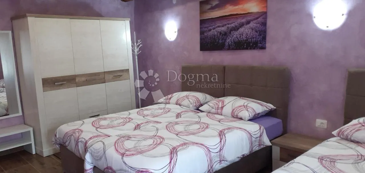 kuća s renoviranim stanom i građevinskim zemljištem, 5 minuta od pazina - slika 17