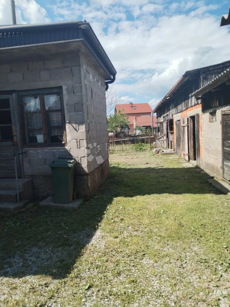 kuća u karlovcu na prodaju - mir u blizini grada - slika 4
