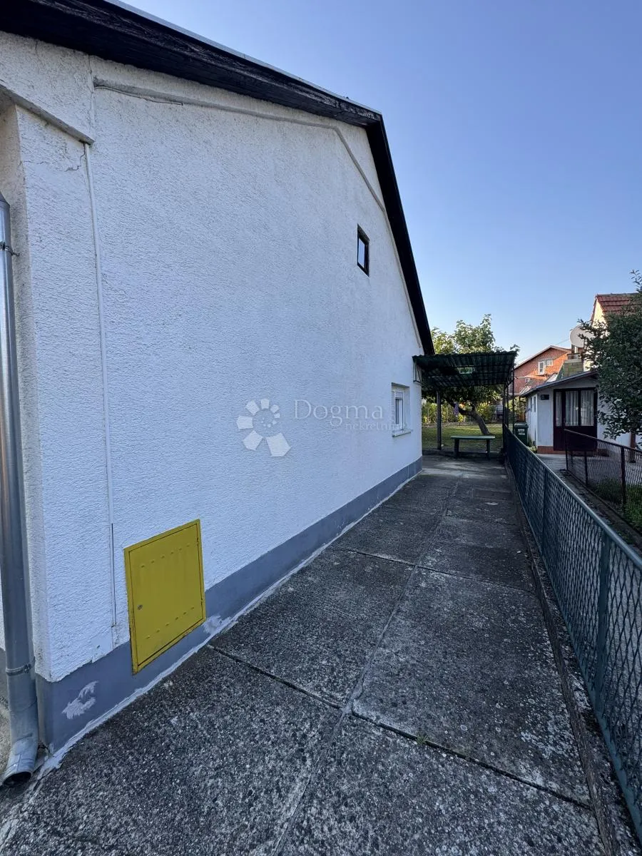 potencijal za gradnju nove kuće - 504 m2 - slika 3