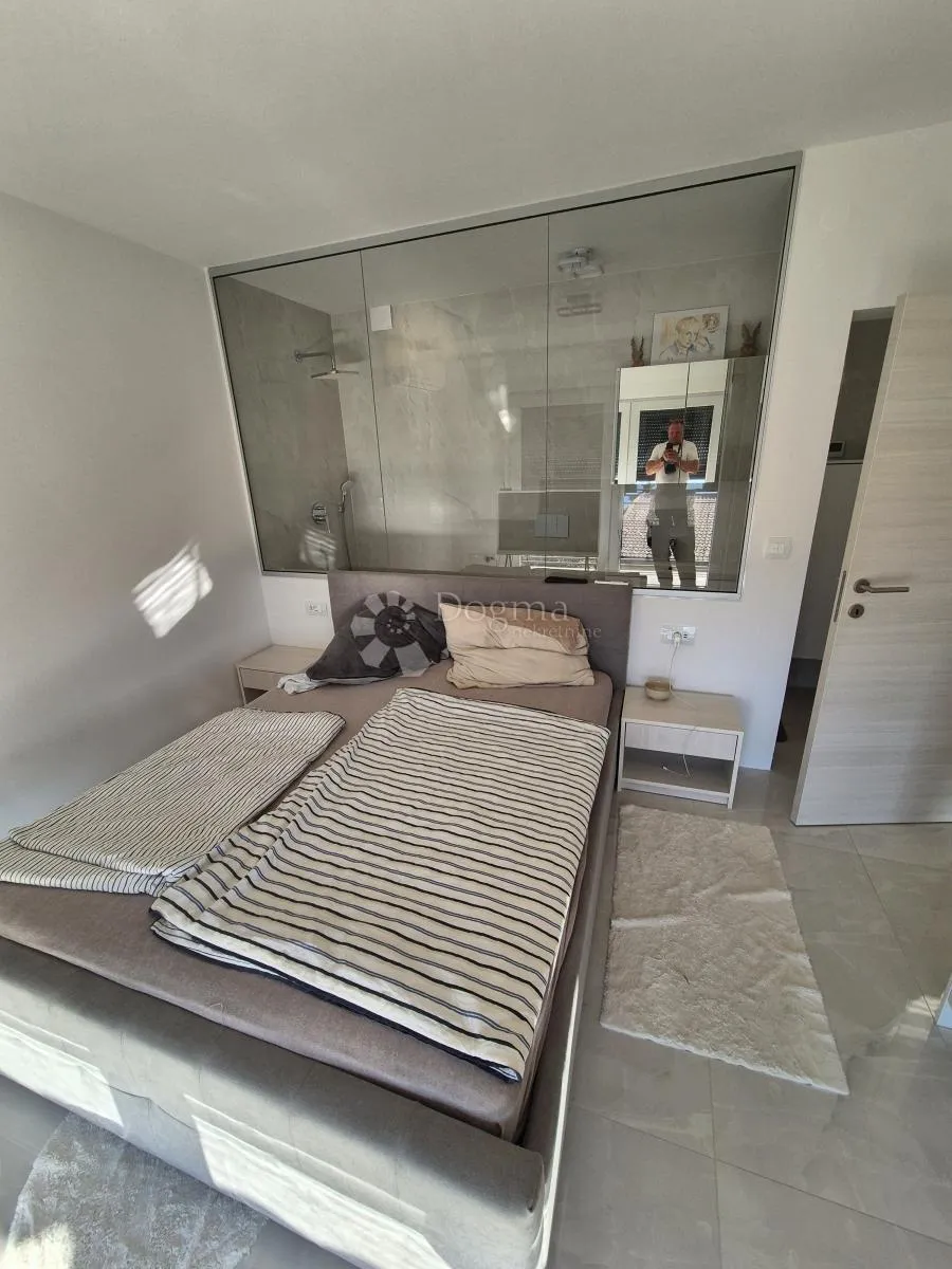 višestanbena kuća s 11 apartmana - slika 40