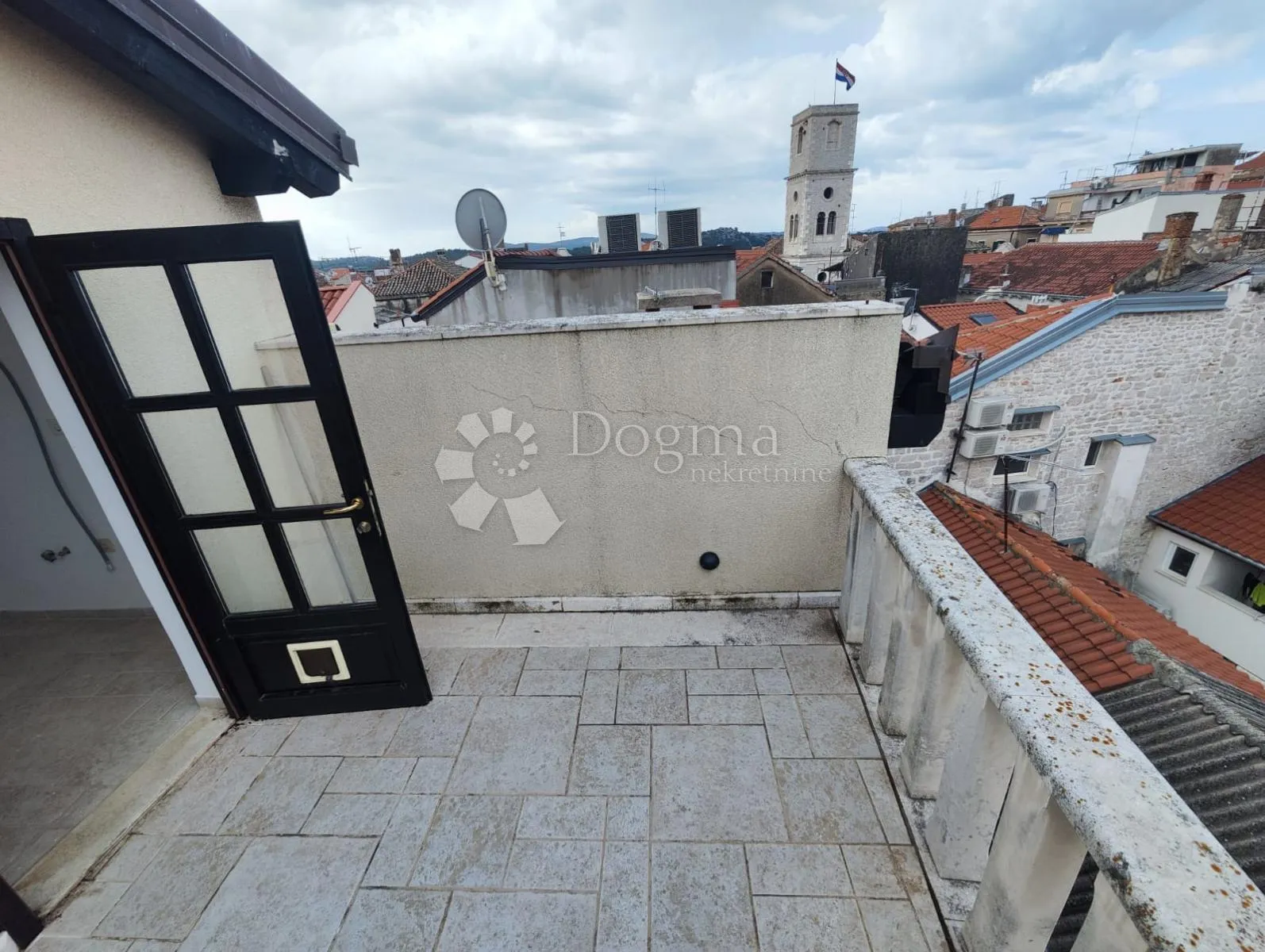 šibenik- dvoetažni stan u centru grada samo kod nas! - slika 18